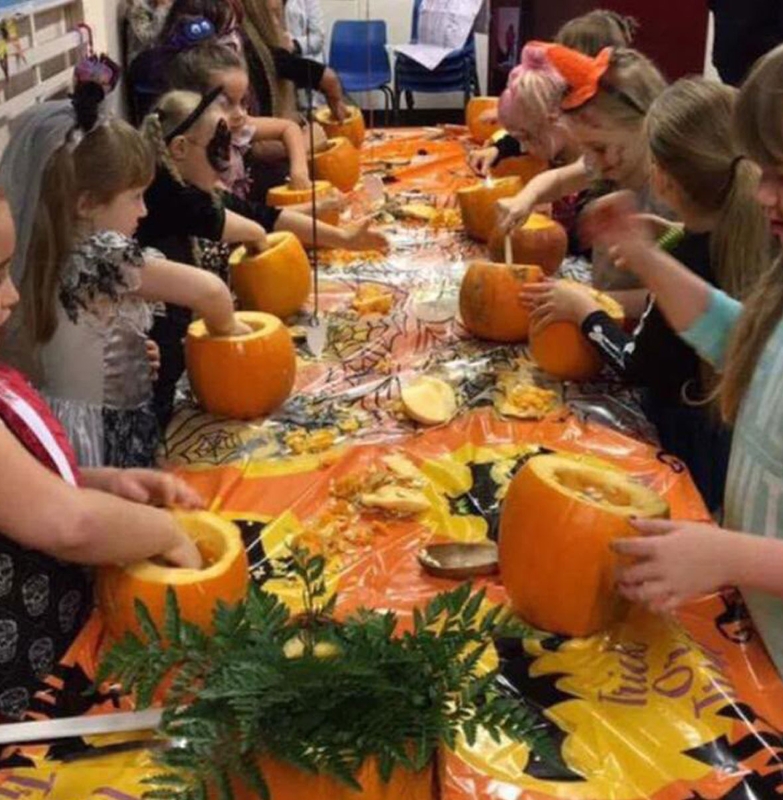 Childrens Halloween Flowercraft workshop